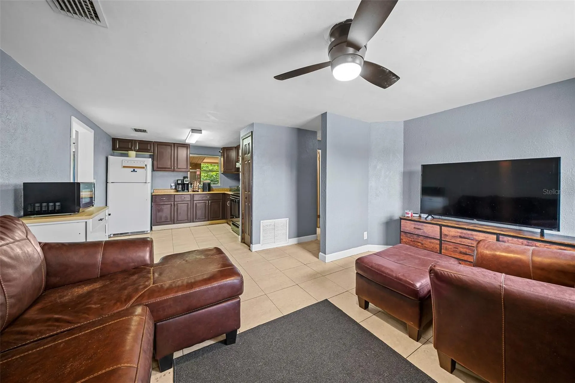 1300 Sherman Avenue Tavares FL 32778