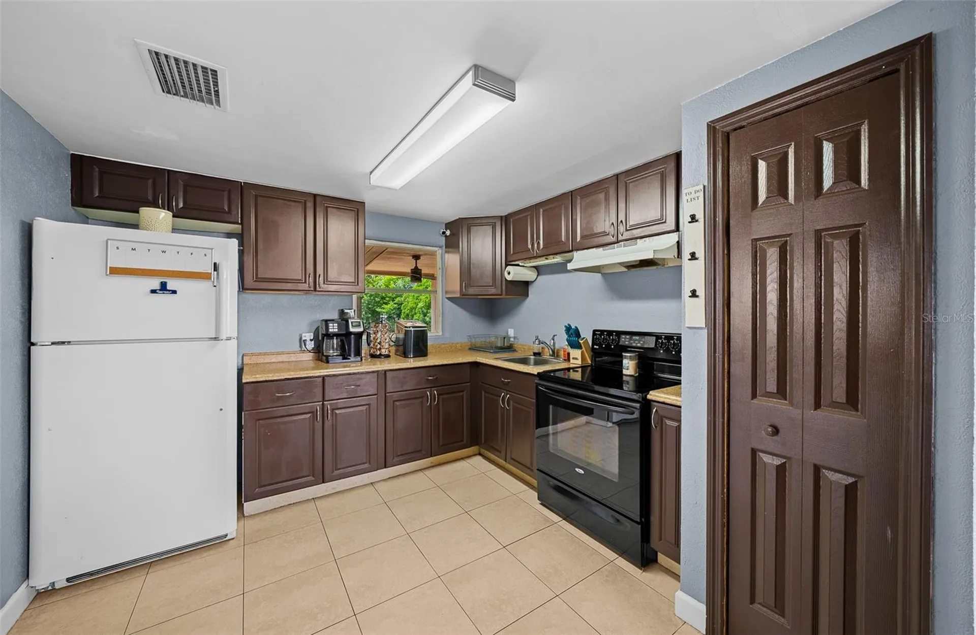 1300 Sherman Avenue Tavares FL 32778