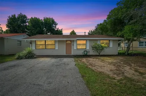1300 Sherman Avenue Tavares FL 32778