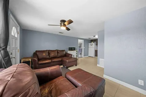 1300 Sherman Avenue Tavares FL 32778