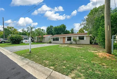 1300 Sherman Avenue Tavares FL 32778