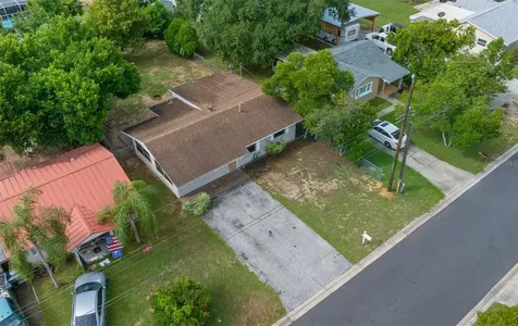 1300 Sherman Avenue Tavares FL 32778