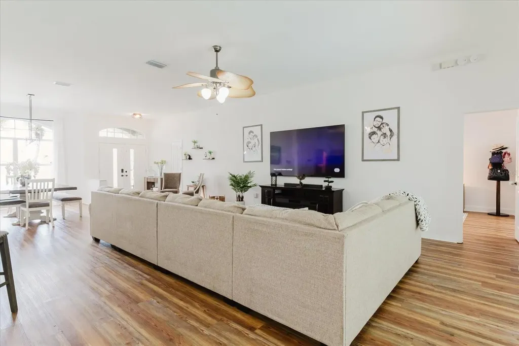 9601 Regents Park Drive Tampa FL 33647
