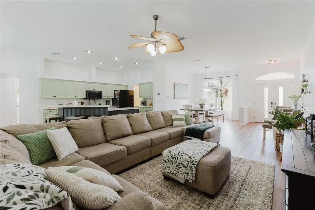 9601 Regents Park Drive Tampa FL 33647