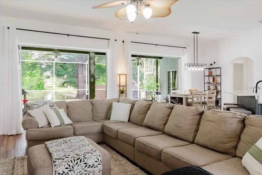 9601 Regents Park Drive Tampa FL 33647