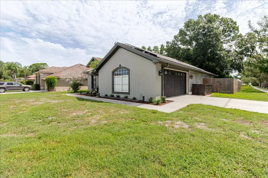 9601 Regents Park Drive Tampa FL 33647