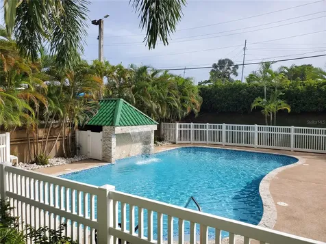 17 Regina Medina Guaynabo PR 00969