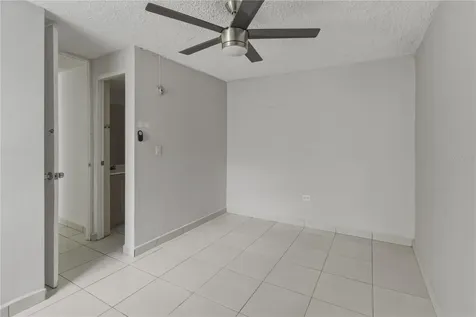 17 Regina Medina Guaynabo PR 00969