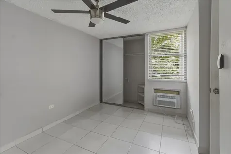 17 Regina Medina Guaynabo PR 00969