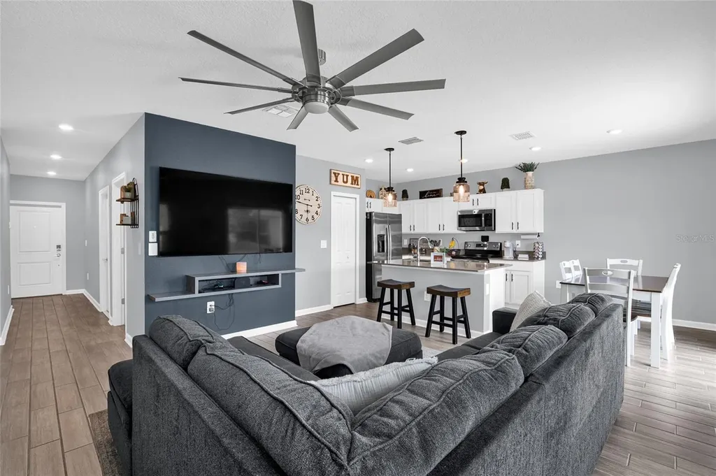 3078 Blue Bonnet Lane Osteen FL 32764