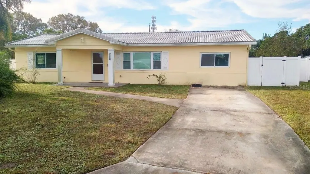 1770 63rd Avenue N St Petersburg FL 33702