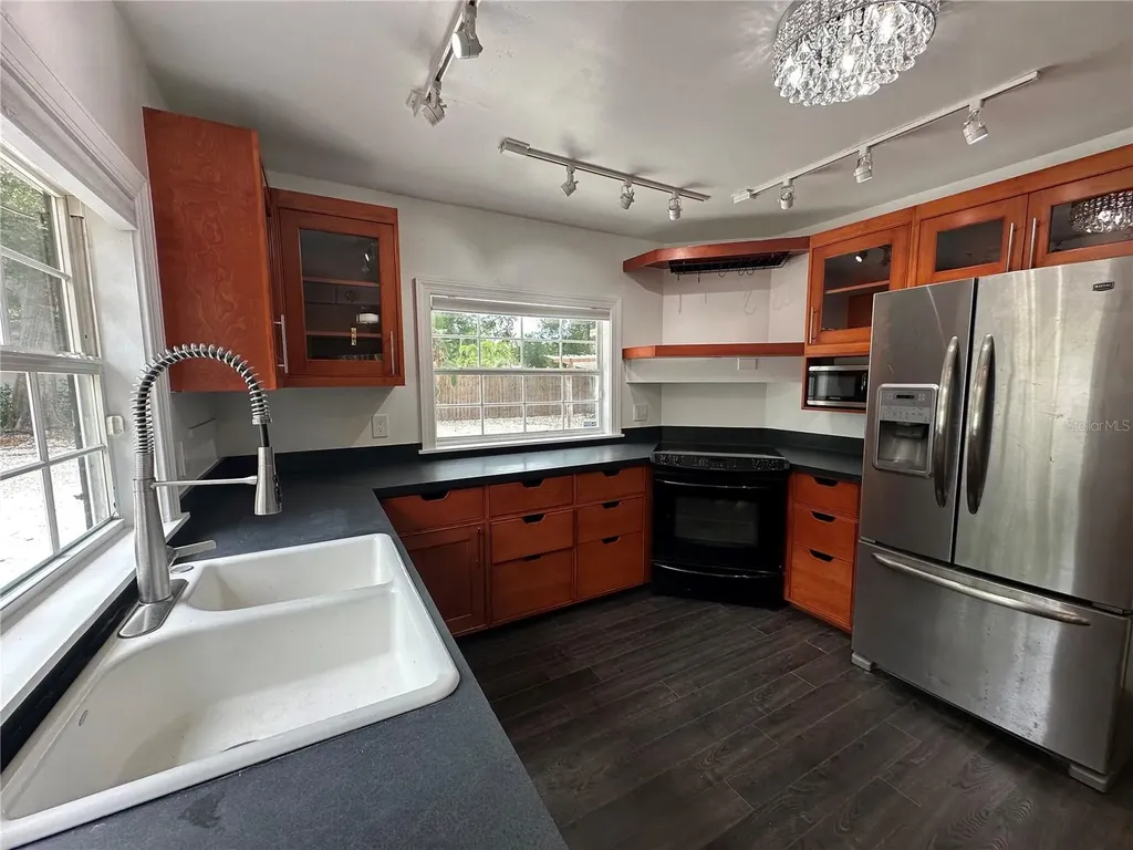 2559 E Paulstan Court Sarasota FL 34237