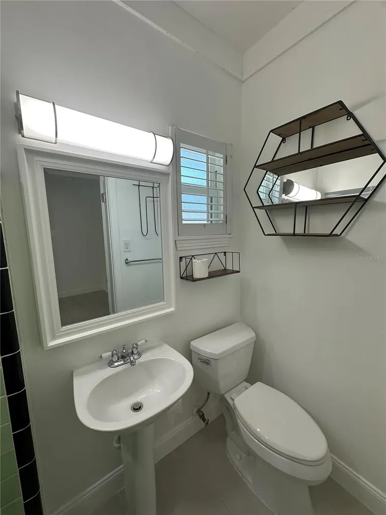 2559 E Paulstan Court Sarasota FL 34237