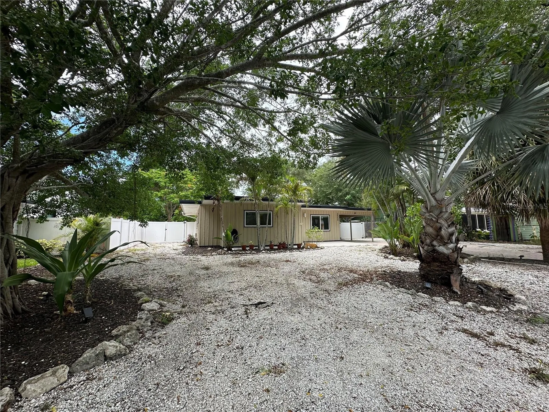 2559 E Paulstan Court Sarasota FL 34237