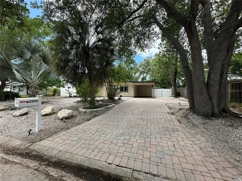 2559 E Paulstan Court Sarasota FL 34237