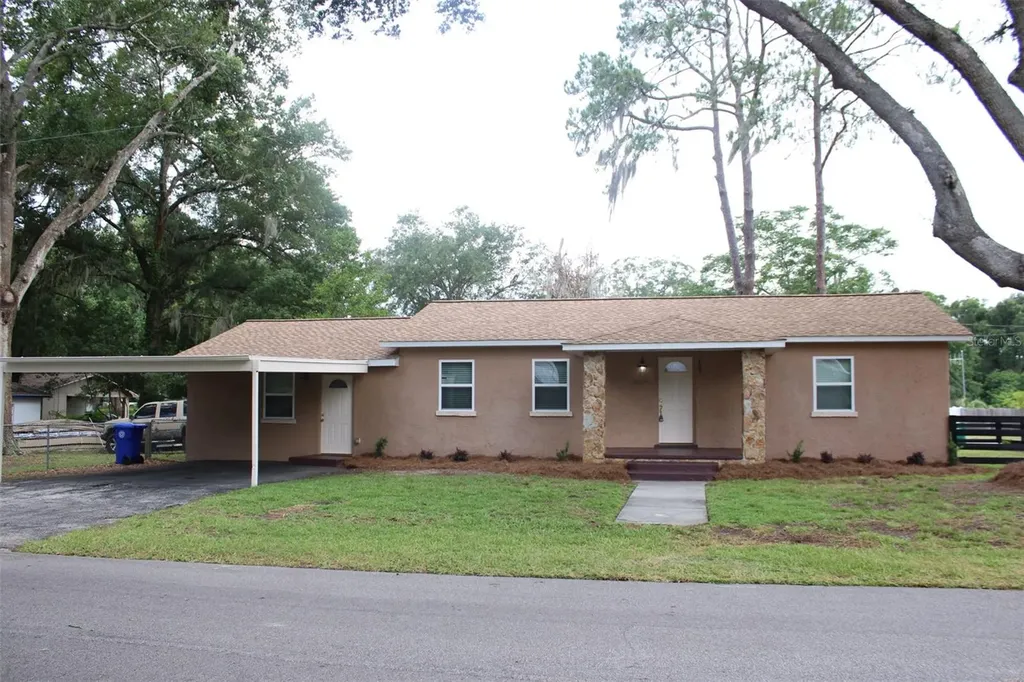 609 Gray Avenue Wildwood FL 34785