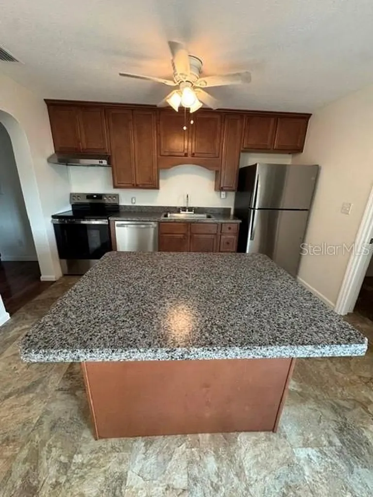 609 Gray Avenue Wildwood FL 34785