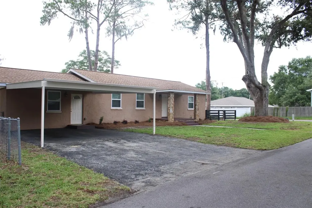 609 Gray Avenue Wildwood FL 34785
