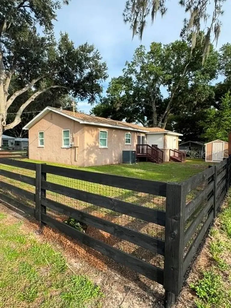 609 Gray Avenue Wildwood FL 34785