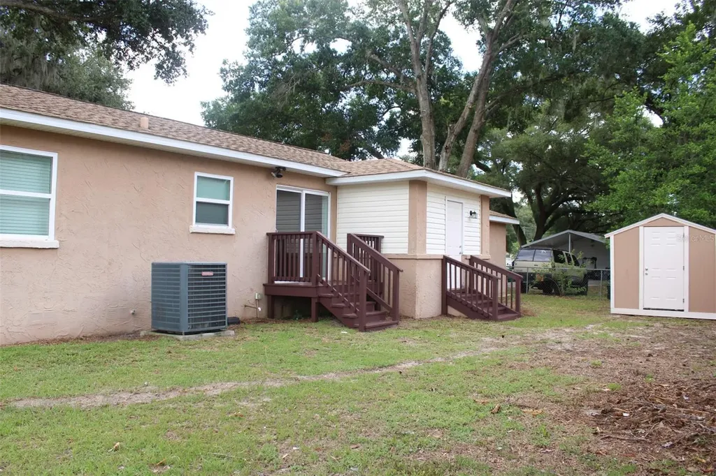609 Gray Avenue Wildwood FL 34785