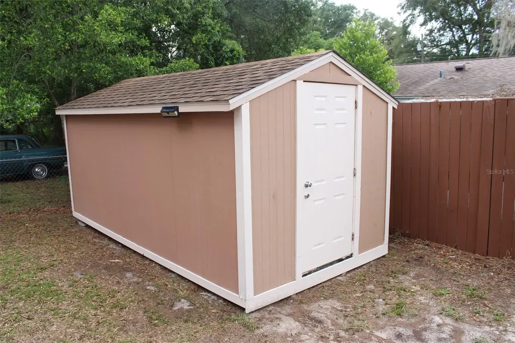 609 Gray Avenue Wildwood FL 34785