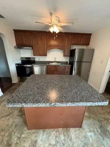 609 Gray Avenue Wildwood FL 34785