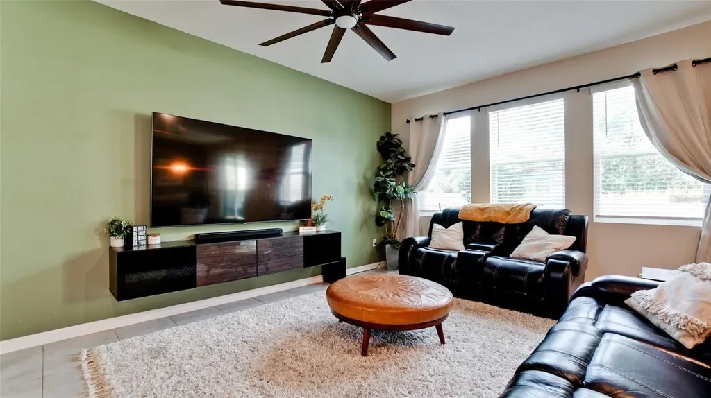 5517 Los Robles Court Palmetto FL 34221