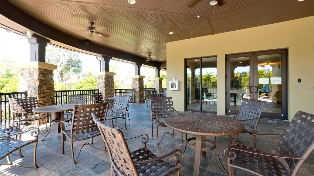 5517 Los Robles Court Palmetto FL 34221