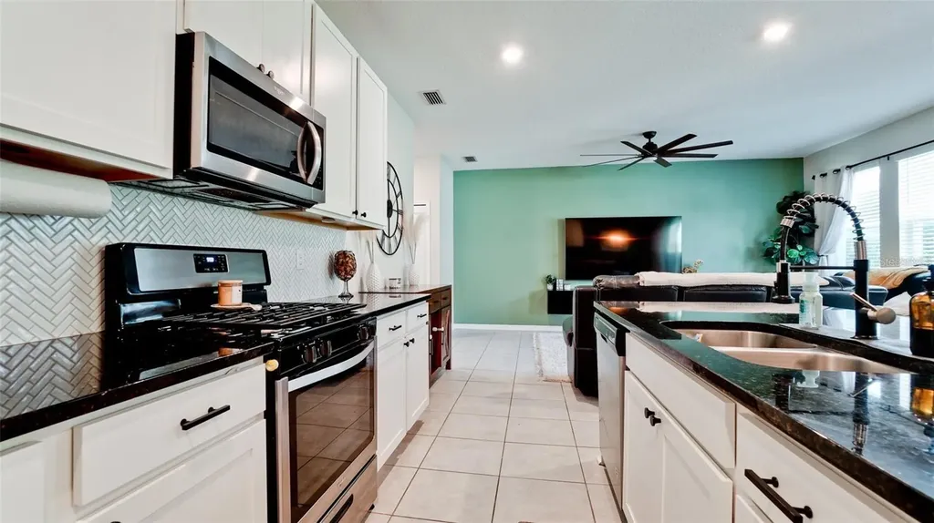 5517 Los Robles Court Palmetto FL 34221