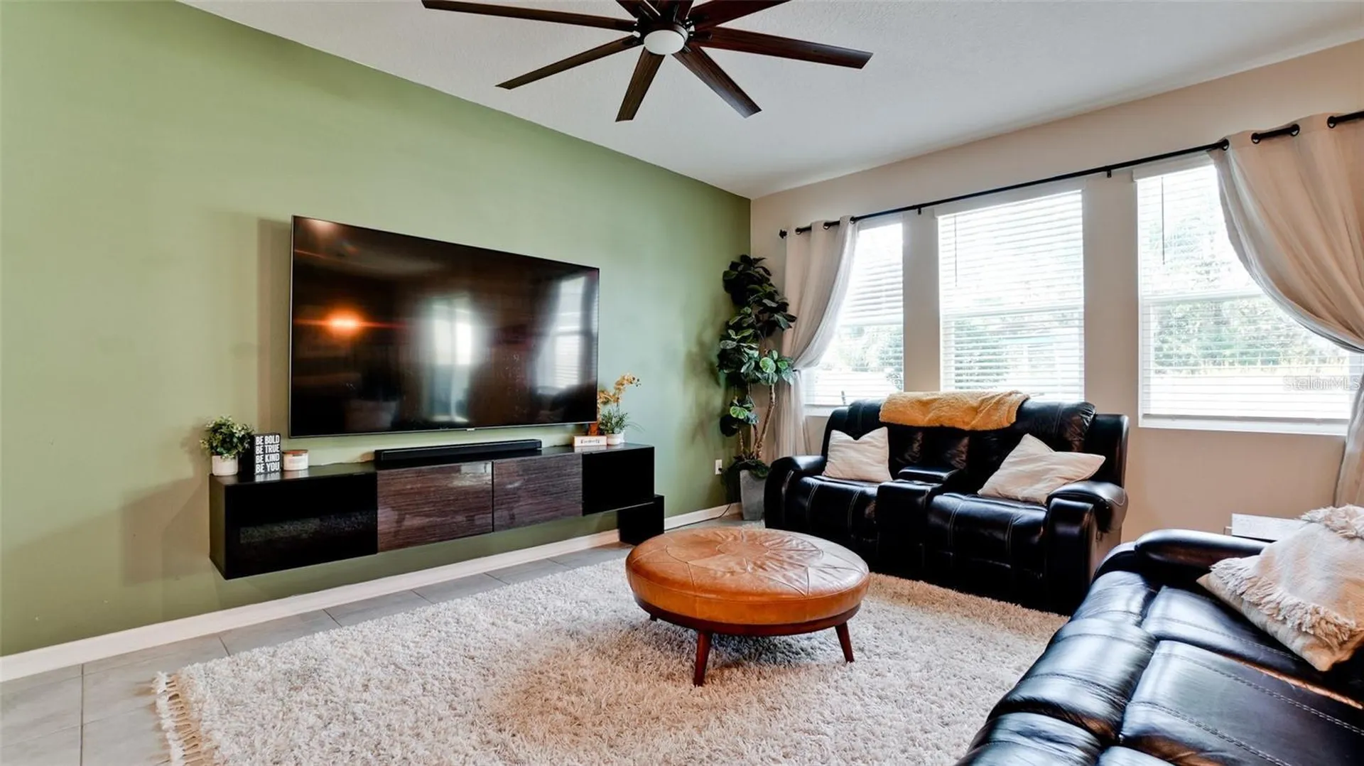 5517 Los Robles Court Palmetto FL 34221