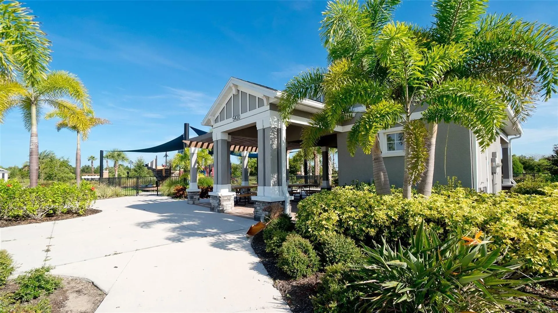 5517 Los Robles Court Palmetto FL 34221