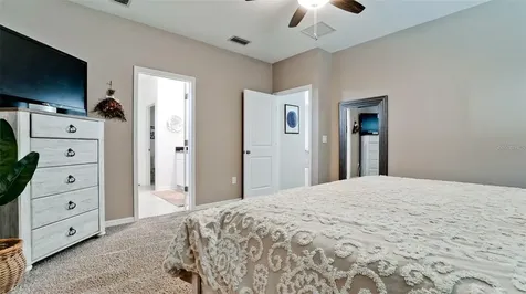 5517 Los Robles Court Palmetto FL 34221
