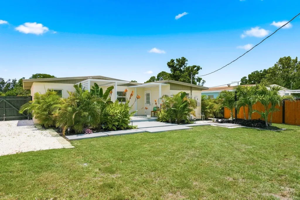 1111 61st Avenue N St Petersburg FL 33703