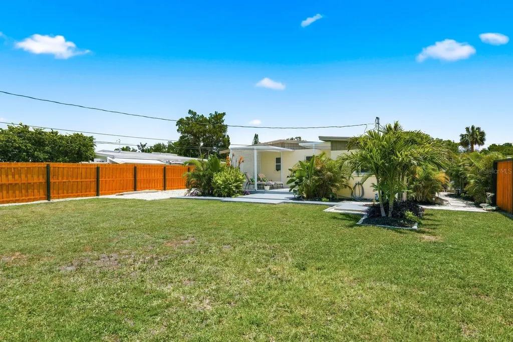 1111 61st Avenue N St Petersburg FL 33703