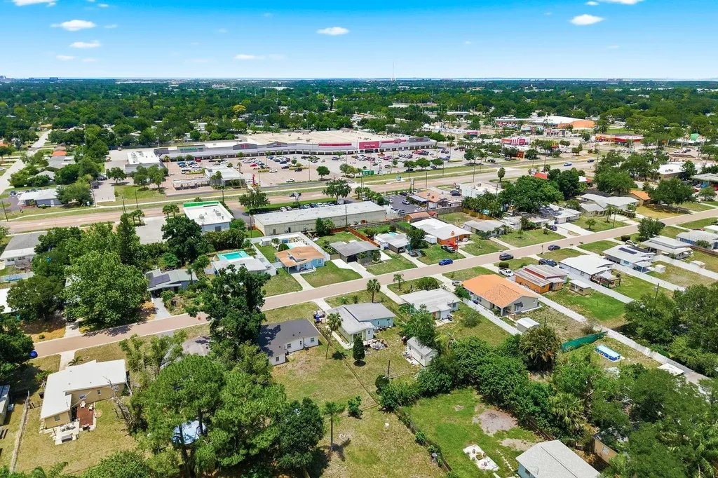 1111 61st Avenue N St Petersburg FL 33703
