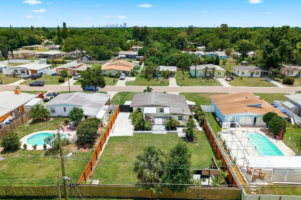 1111 61st Avenue N St Petersburg FL 33703