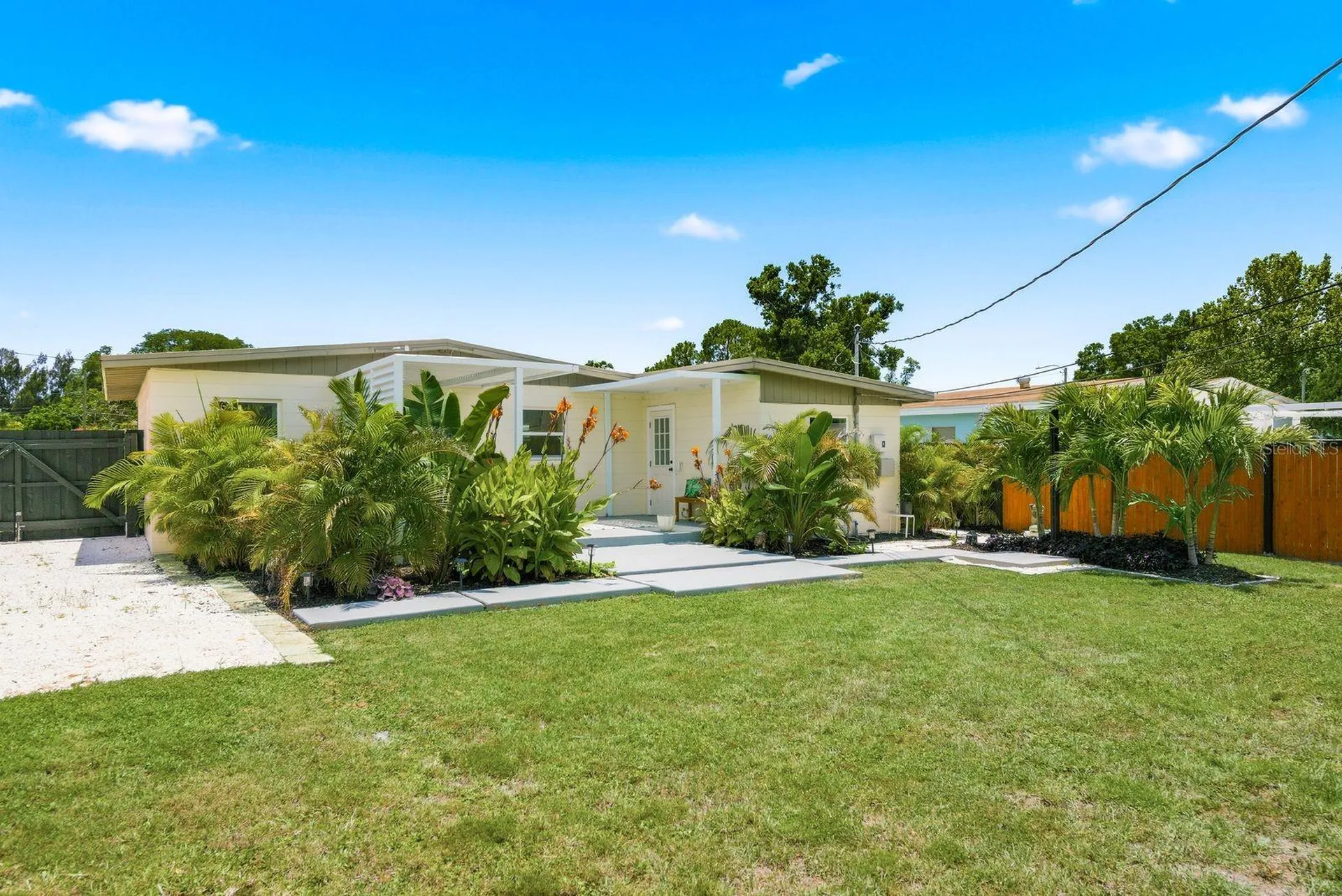 1111 61st Avenue N St Petersburg FL 33703
