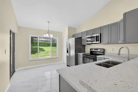 2717 Savannah Drive Leesburg FL 34748