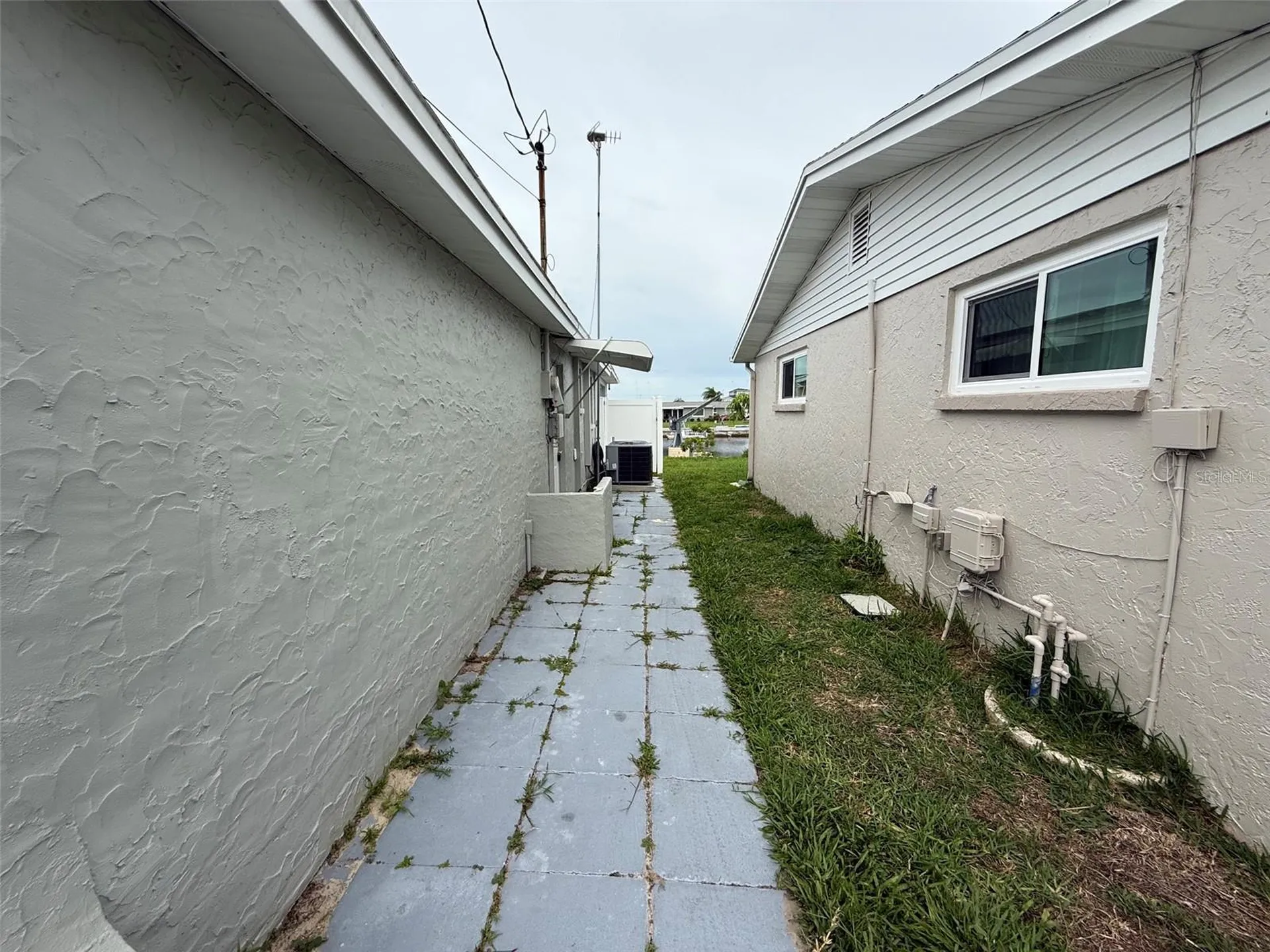 12739 3rd Isle Hudson FL 34667