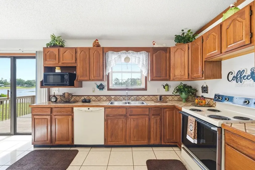 2322 Matthew Circle Deltona FL 32738