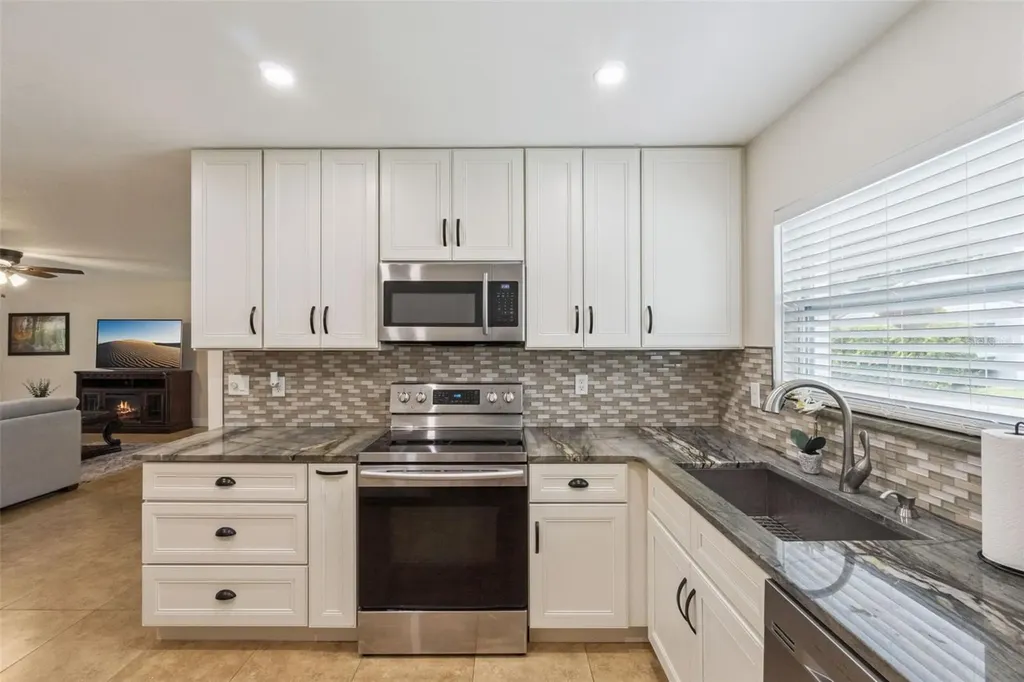 5246 Mayapple Circle Orlando FL 32821
