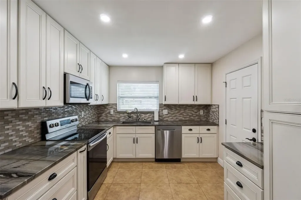5246 Mayapple Circle Orlando FL 32821
