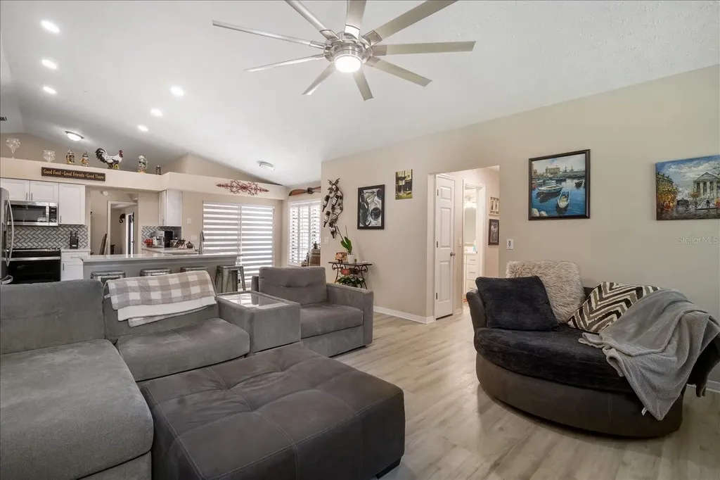 2110 Laindale Place Valrico FL 33596