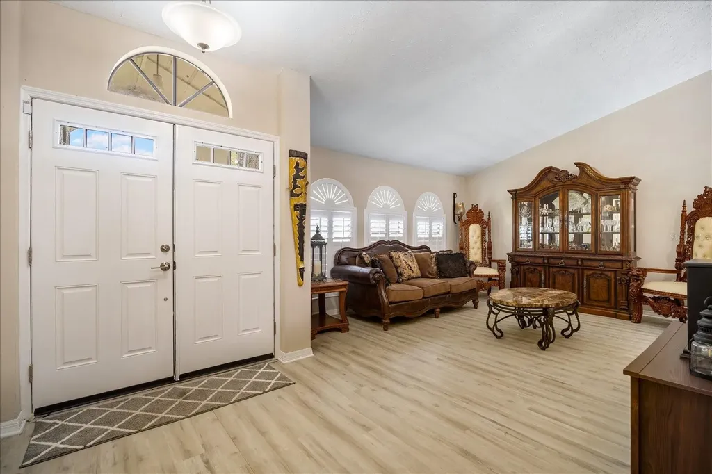 2110 Laindale Place Valrico FL 33596