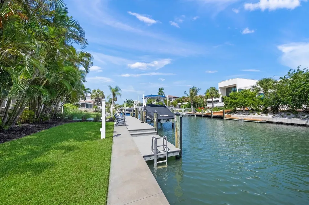 549 Halyard Lane Longboat Key FL 34228