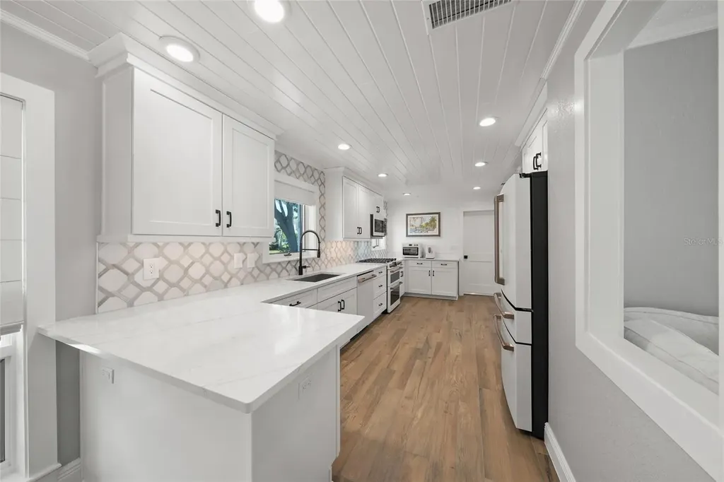 549 Halyard Lane Longboat Key FL 34228