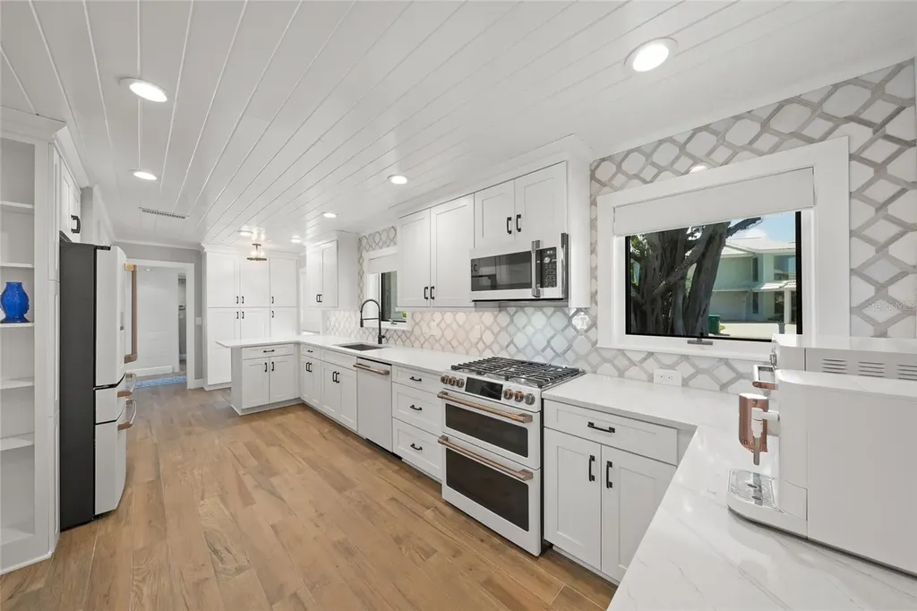 549 Halyard Lane Longboat Key FL 34228