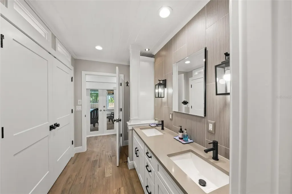 549 Halyard Lane Longboat Key FL 34228