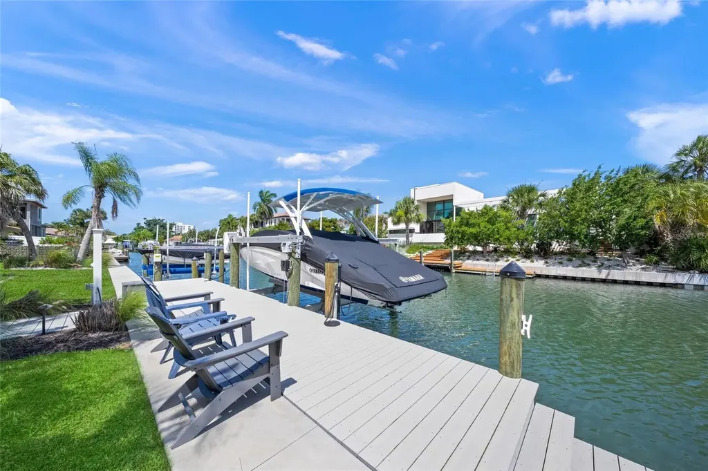 549 Halyard Lane Longboat Key FL 34228