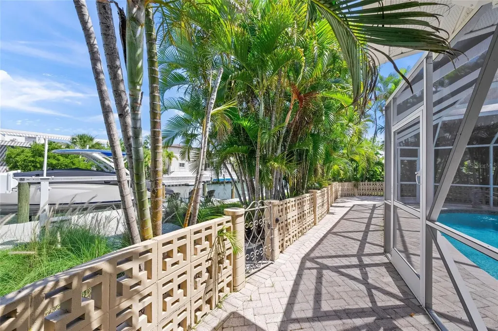 549 Halyard Lane Longboat Key FL 34228